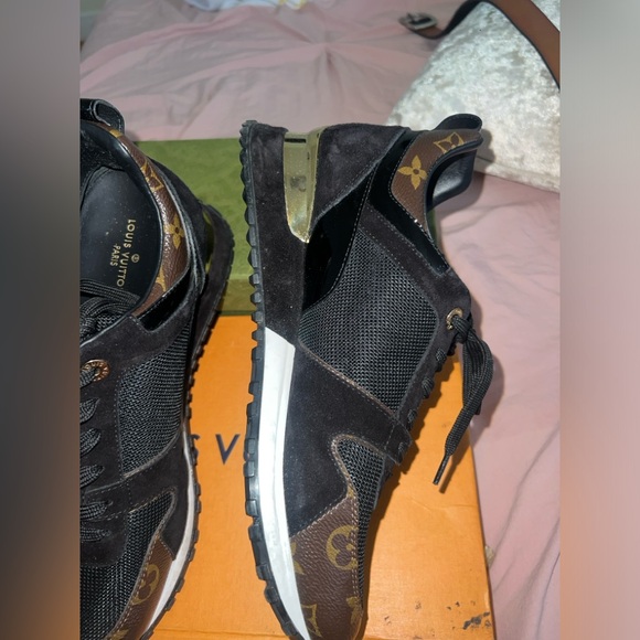 Louis Vuitton women sneakers - Picture 5 of 7